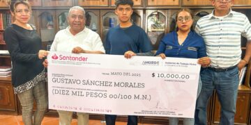 Joven estudiante representará a Amozoc en competencia nacional de Química
