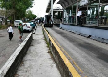 Conductor de Ruta Línea 1 atropella a mujer en Bosques de San Sebastián
