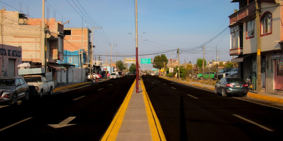 Entrega Roberto Solís cuarta carretera rehabilitada en Huejotzingo