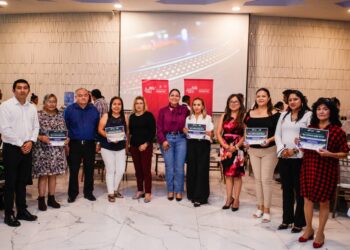 San Andrés Cholula reconoce a más de mil docentes en el marco del Día de las y los Maestros