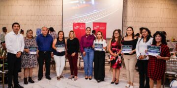 San Andrés Cholula reconoce a más de mil docentes en el marco del Día de las y los Maestros