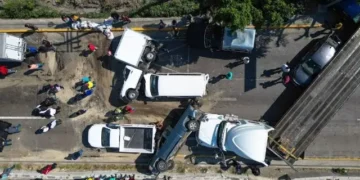 Carambola en el Periférico Ecológico de Puebla deja 12 lesionados y 9 vehículos dañados