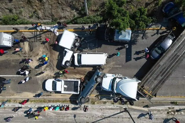 Carambola en el Periférico Ecológico de Puebla deja 12 lesionados y 9 vehículos dañados