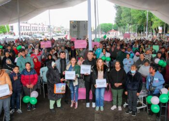 Shamy Spezia entrega más de tres mil despensas a través del programa “De corazón a corazón”
