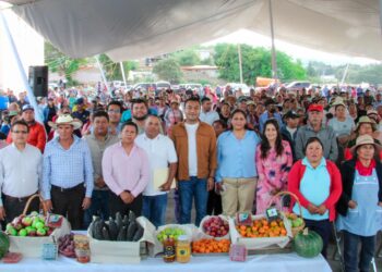 Edil de Huejotzingo inicia entrega de fertilizantes