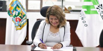 UTH expande lazos internacionales y firma convenio con la Universidad La Salle de Costa Rica