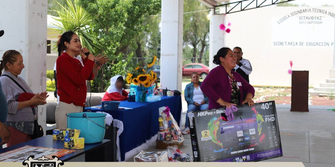 El Ayuntamiento de Quecholac participa en festivales del 10 de mayo en La Compañía de Jesús y San Simón de Bravo