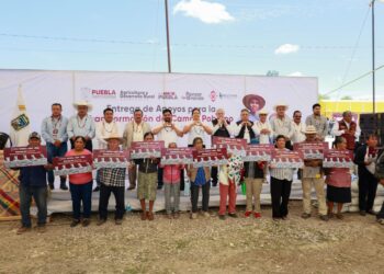 En Huatlatlauca, Gobierno de Puebla entrega más de 11 mdp en insumos para el campo