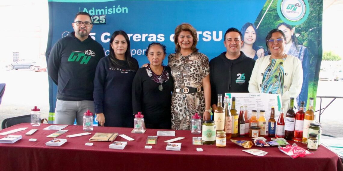 UTH presente en la Feria Artesanal de Huejotzingo