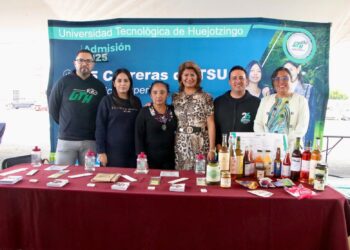 UTH presente en la Feria Artesanal de Huejotzingo