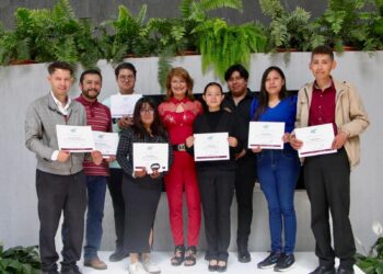 UTH inaugura cafetería, lanza becas alimentarias y anuncia galería internacional