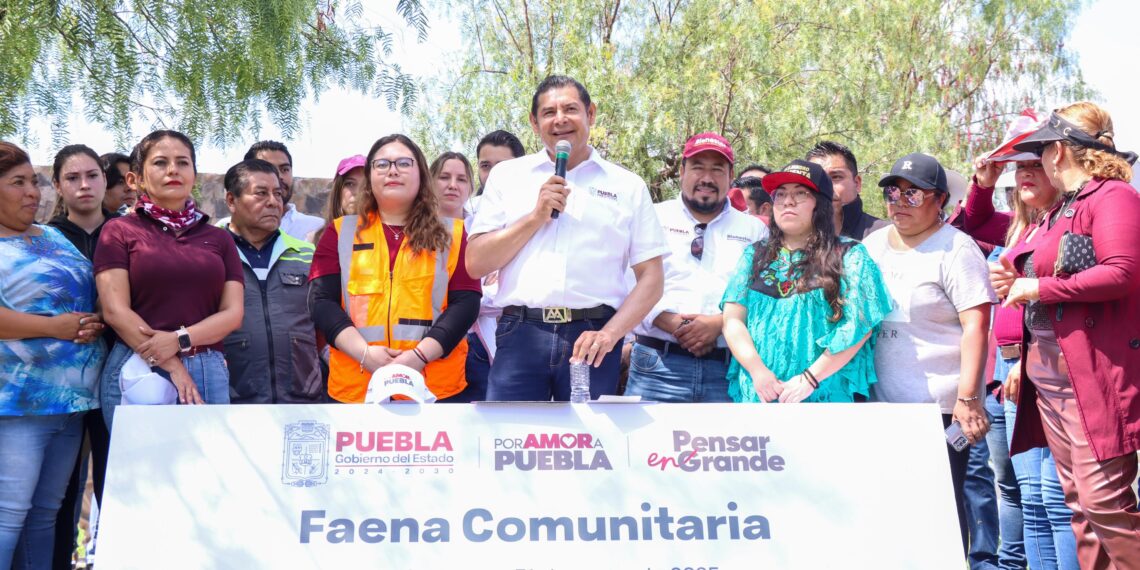 Armenta encabeza faena comunitaria en parque “La Carmela”
