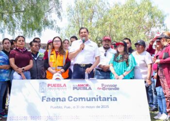 Armenta encabeza faena comunitaria en parque “La Carmela”
