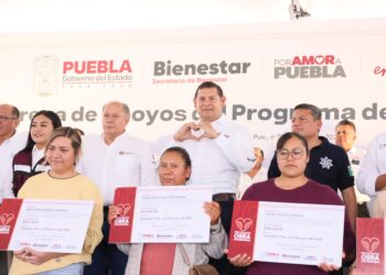 Armenta entrega apoyos por 7.1 millones de pesos a municipios a través del Programa de Obra Comunitaria