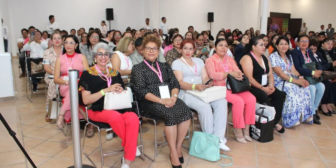 Tere Alfaro refuerza alianzas y estrategias en favor de grupos vulnerables durante Encuentro Estatal del DIF