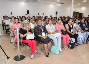 Tere Alfaro refuerza alianzas y estrategias en favor de grupos vulnerables durante Encuentro Estatal del DIF