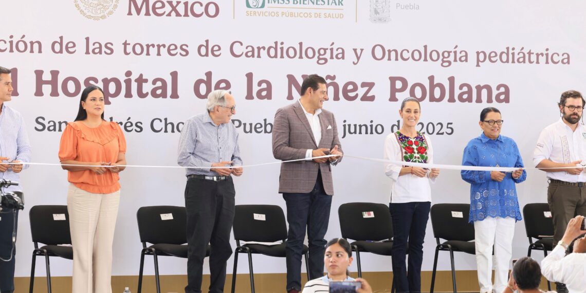 Claudia Sheimbaum inaugura las Torres Médicas en el Hospital de la Niñez Poblana