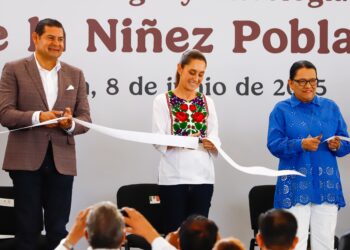Tonantzin Fernández acompaña a Sheinbaum en inauguración de las Torres Medicas