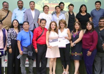 La UTH reconoce la labor periodística e impulsa su profesionalización