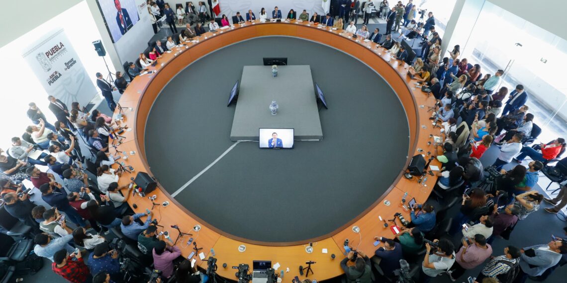 Armenta garantiza libertad de expresión en Puebla y reitera compromiso con la verdad