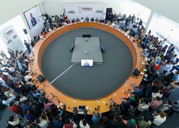 Armenta garantiza libertad de expresión en Puebla y reitera compromiso con la verdad