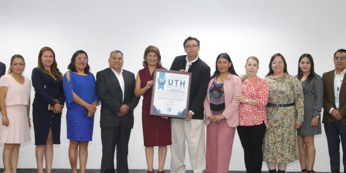La UTH recibe reconocimiento por Excelencia Académica