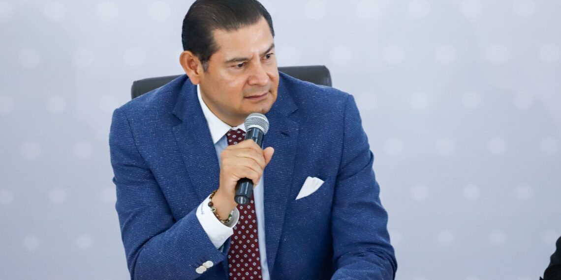 Coordinado con IMSS-Bienestar, Gobierno de Puebla busca duplicar matrícula de estudiantes de medicina