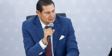 Coordinado con IMSS-Bienestar, Gobierno de Puebla busca duplicar matrícula de estudiantes de medicina