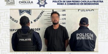 Policía de San Pedro Cholula frustra robo a comercio en Momoxpan