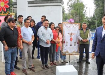 Histórica la colocación de arco floral en el Puente de México previo al inicio de la “Feria Cuautlancingo 2025”: Omar Muñoz