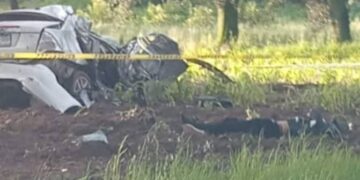 Fatal accidente cobra la vida de dos personas en Acajete
