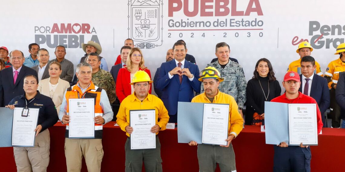 Respuesta efectiva y saldo blanco en atención del Gobierno de Puebla a emergencias forestales e inundaciones