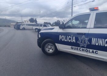 Hallan a dos mujeres sin vida dentro de un vehículo en Tecamachalco