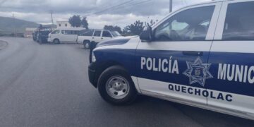 Hallan a dos mujeres sin vida dentro de un vehículo en Tecamachalco
