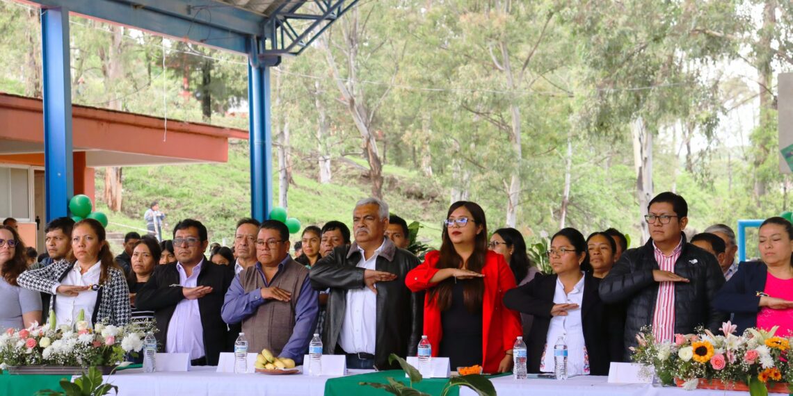El Gobierno antorchista de Ocoyucan impulsa la educación felicitando a los graduados del municipio