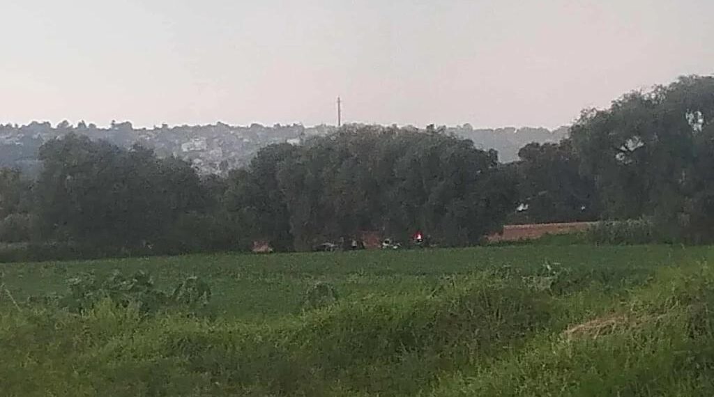 Abandonan cuerpo con huellas de violencia dentro de un auto