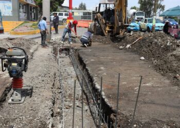 Realiza Ayuntamiento de Ocoyucan trabajos de mantenimiento en calles del municipio