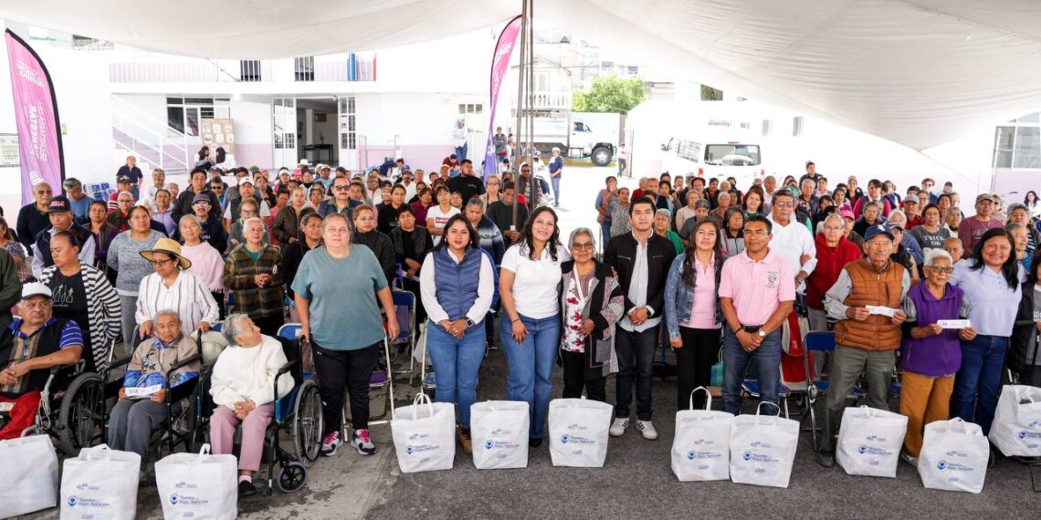 Continúa Lupita Cuautle con entrega de apoyos alimentarios a familias sanandreseñas