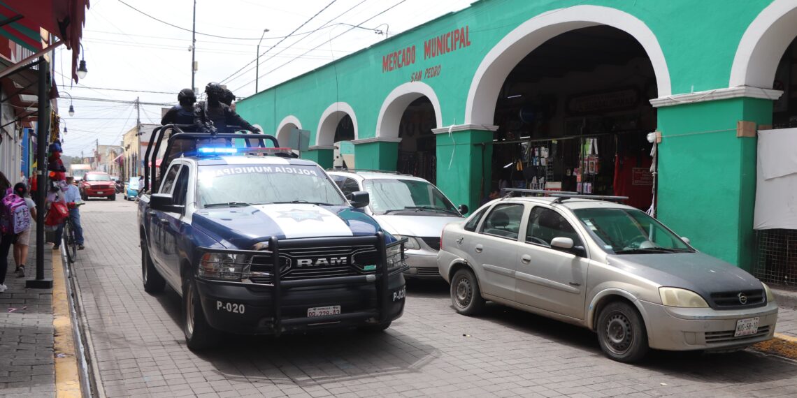 Operativos permanentes en mercados de San Pedro Cholula para salvaguardar el orden y la seguridad
