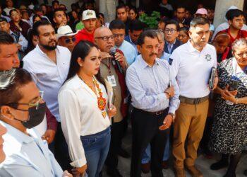 Tonantzin Fernández escucha a locatarios y garantiza Certeza jurídica en los espacios del Mercado Cosme del Razo