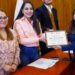 Comprometida con la seguridad y el servicio público, Tonantzin Fernández entrega becas y reconocimientos
