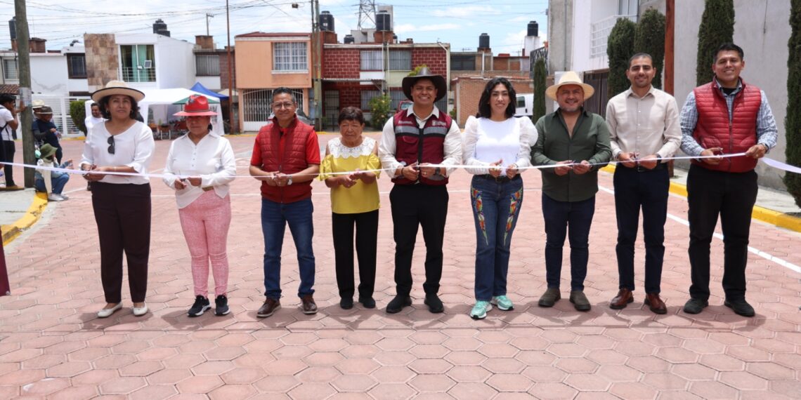 Omar Muñoz cumple su palabra de mejorar las vialidades de Cuautlancingo