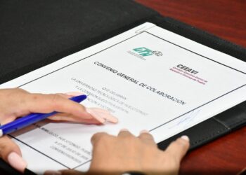 UTH y CEEAVI firman convenio en favor del bienestar estudiantil