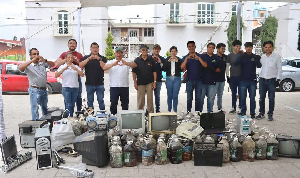 Con Reciclatrón, cuidan el medio ambiente en Amozoc