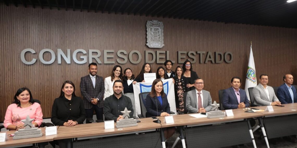 Jaime Aureoles reconoce el poder transformador de la educación en presentación de proyectos escolares comunitarios