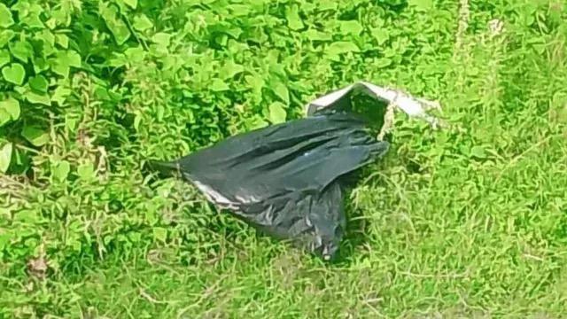 Abandonan cabeza humana con narcomensaje en campos deportivos de Tlalancaleca