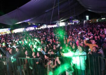 Gran ambiente en el 6.º Baile de Feria Quecholac 2025 en honor a Santa María Magdalena