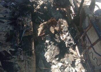 Localizan cadáver calcinado dentro de un vehículo en Izúcar