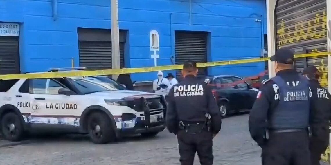 Abandonan cuerpo en el centro de Puebla