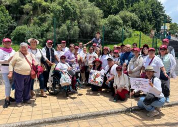Recibe Gobierno de Cholula a visitantes del programa Colibrí de Plata